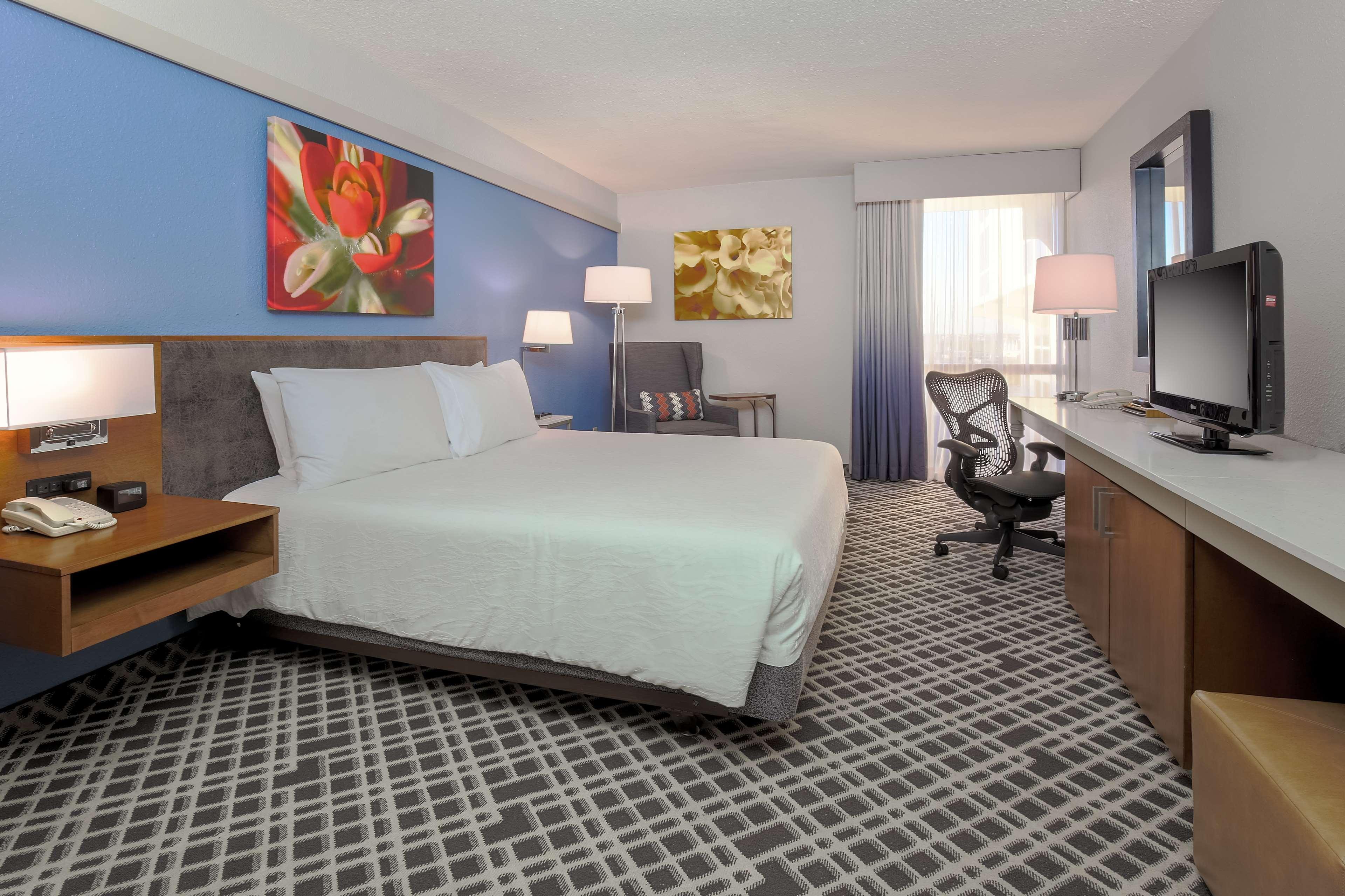 Hilton Garden Inn Dallas/Market Center Eksteriør billede