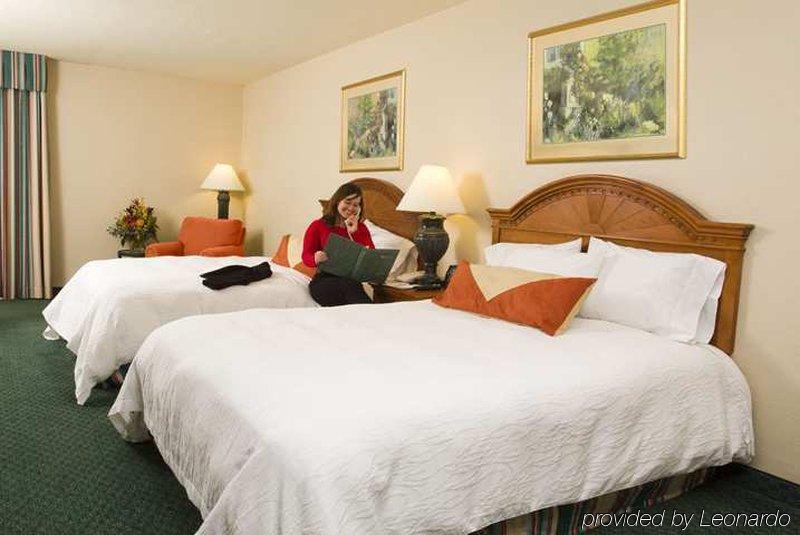 Hilton Garden Inn Dallas/Market Center Værelse billede
